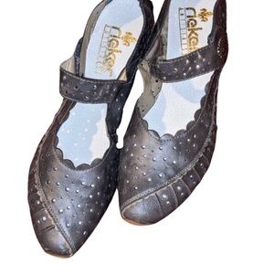 Reiker Anti-Stress Punched Mary Janes